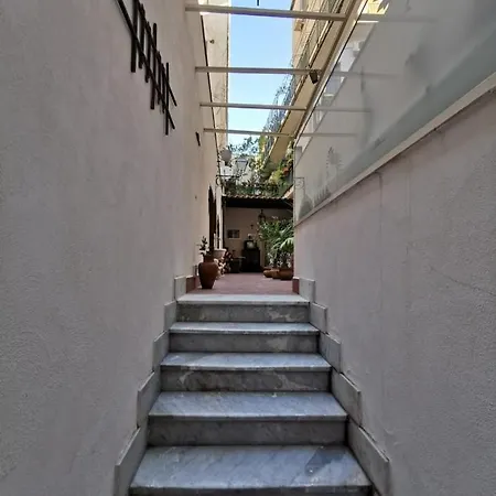 A Casa Di Amedeo Bed & Breakfast 2*